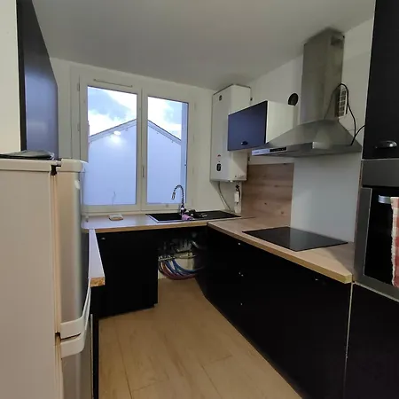 3 Avec Balcon Et Parking Apartmán